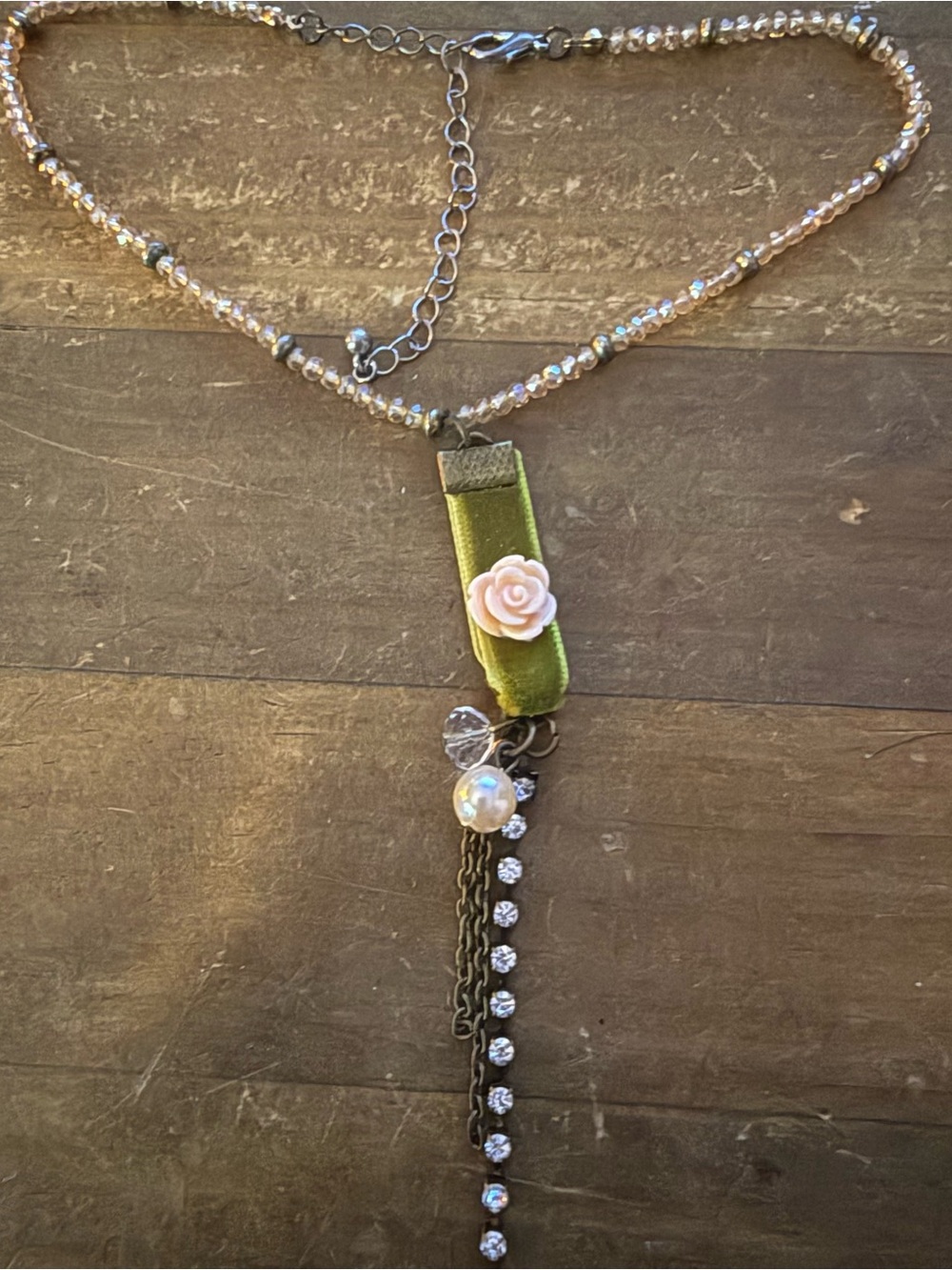 Victorian glass bead ribbon and rose pendant choker necklace - Picture 3 of 5